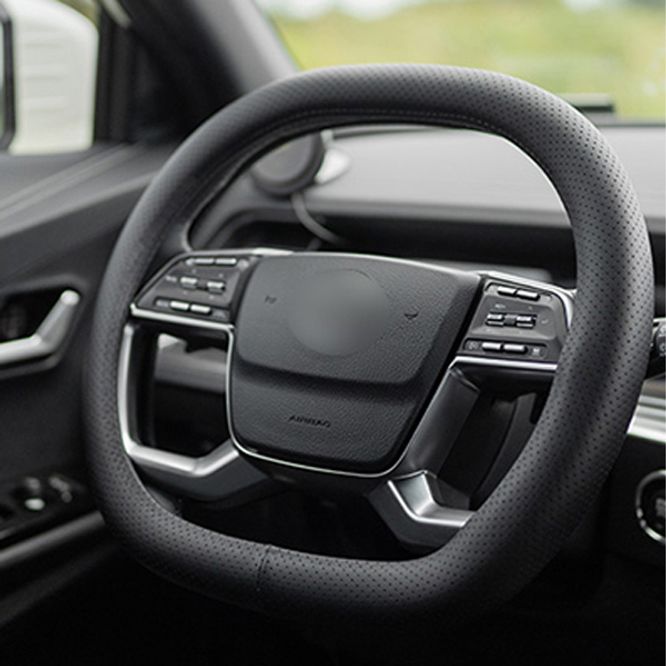 올뉴카니발 14년~ D컷 순정 가죽 핸들커버 블랙 타공