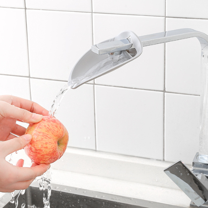 수도꼭지 수전 어린이 손씻기 세면대 물줄기 연장