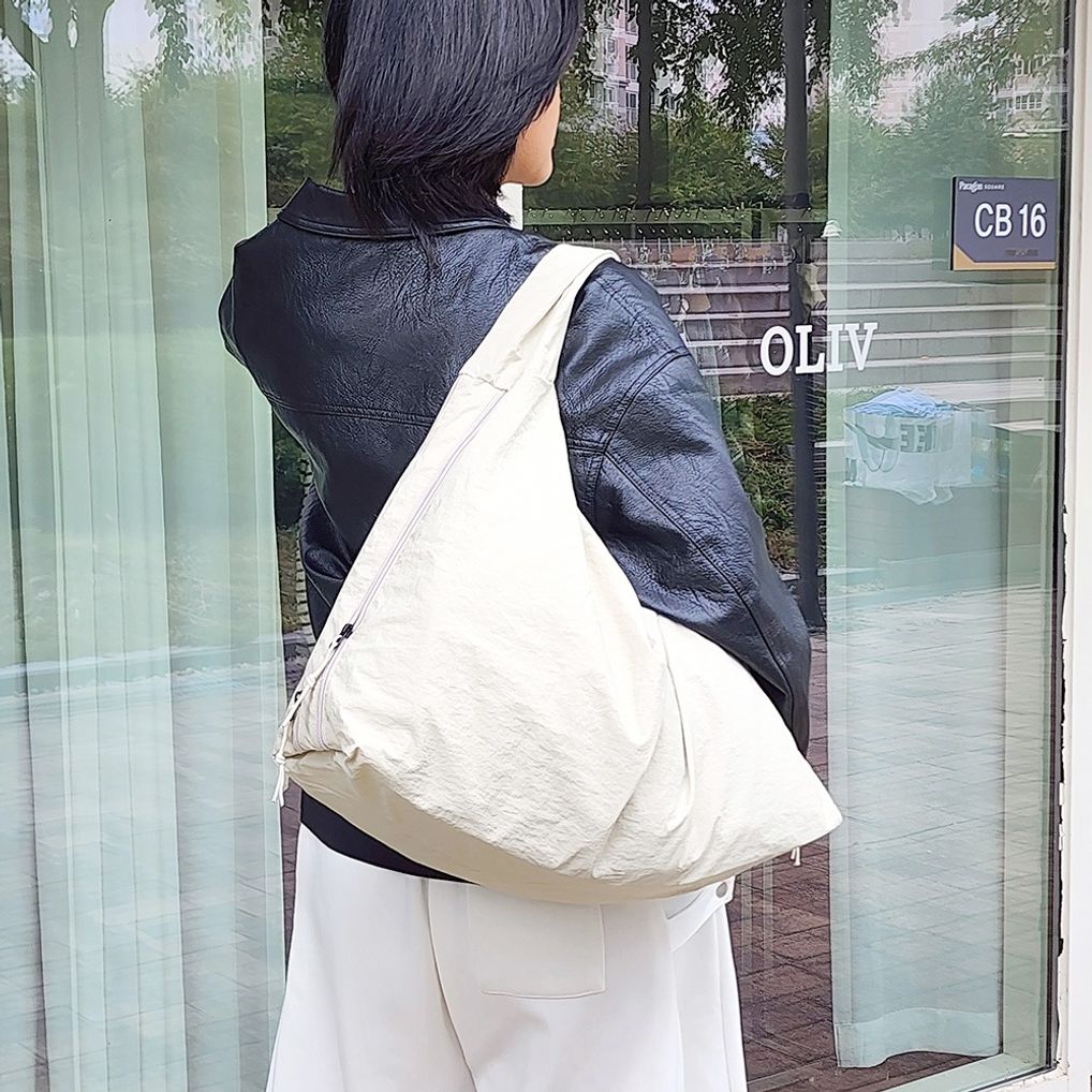 오피 M2397 여성 시크 대용량 숄더백