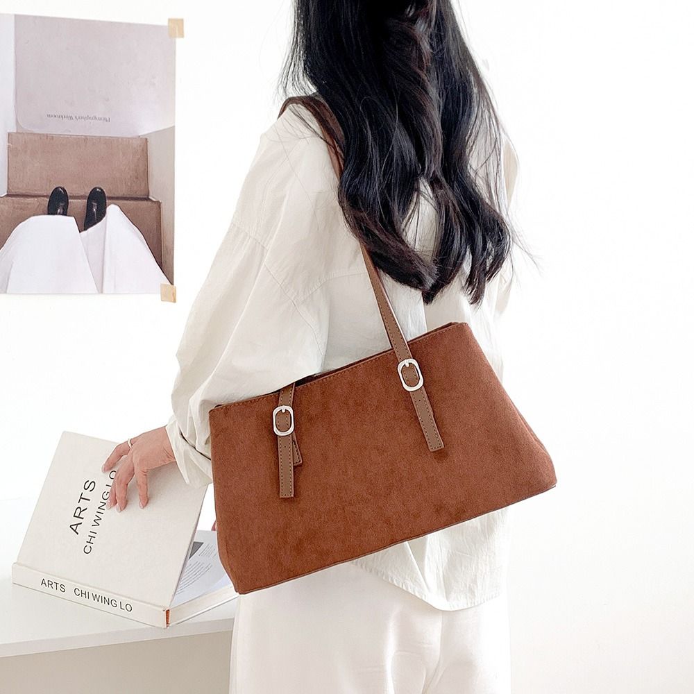 엠티 22967 스웨이드 여성 숄더백