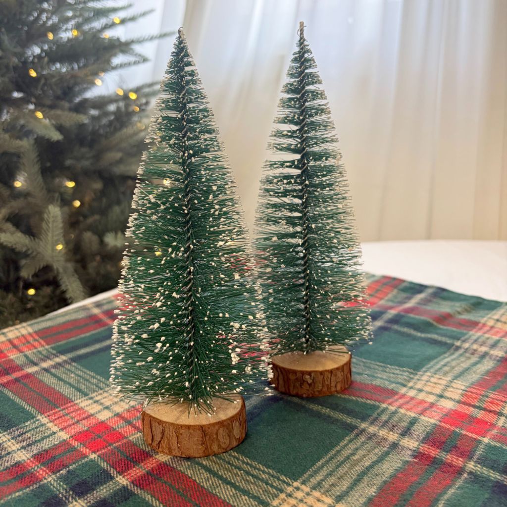 크리스마스 눈내린 미니 트리 장식 소품 20cm