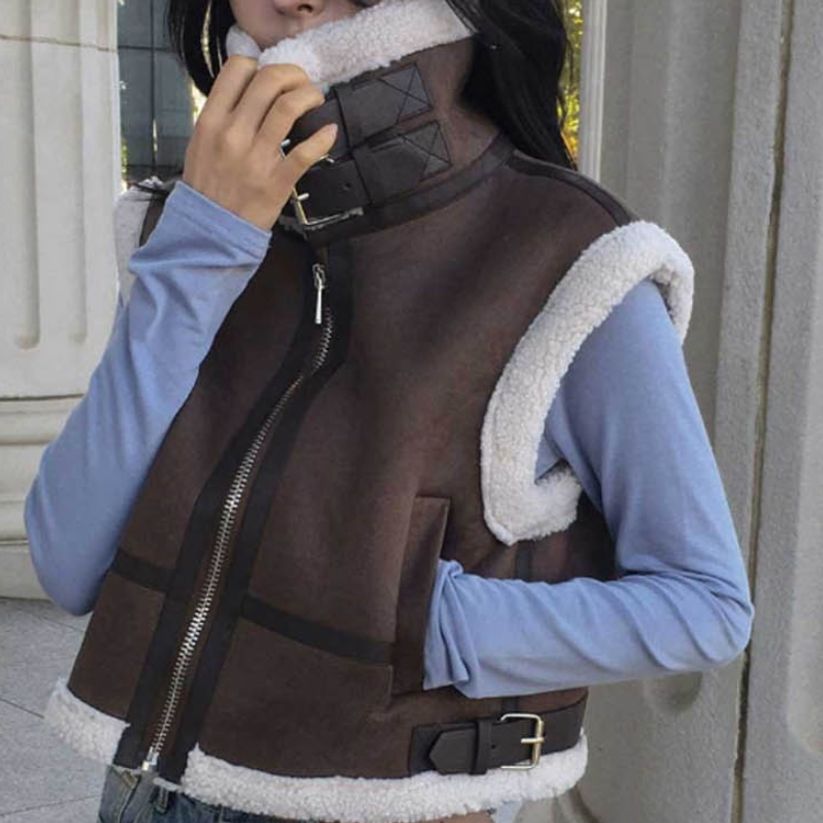 베스트 하이넥 스타일리시한 분위기를 연출해 주는 조끼