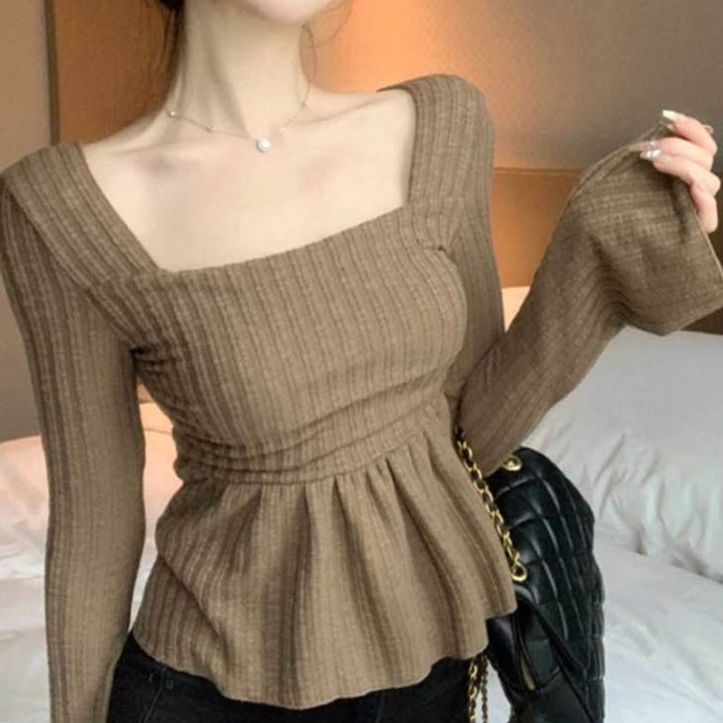 골지 스퀘어넥 부드럽게 밀착되는 슬림한 디자인의 티셔츠