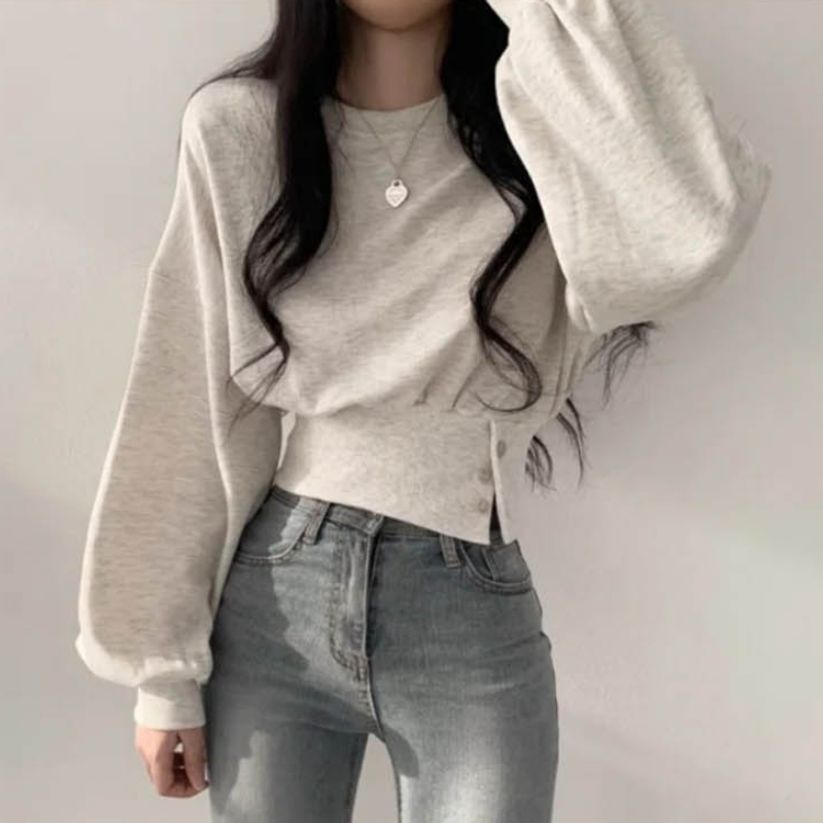 티셔츠 와이드밴딩 사이드 버튼 장식이 포인트인 맨투맨