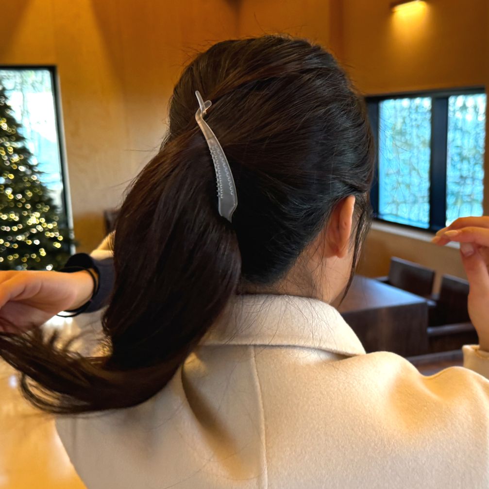 올림머리 무광 꼬임 바나나핀 화이트