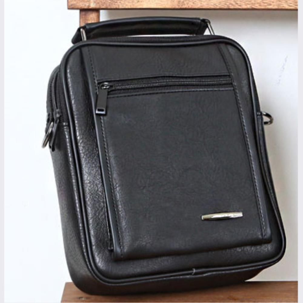 가볍고 실용적인 여행시추천 가죽크로스백