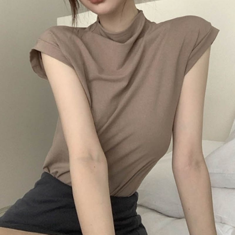 하프넥 트렌디 팔 라인을 슬림하게 연출해 주는 반팔티