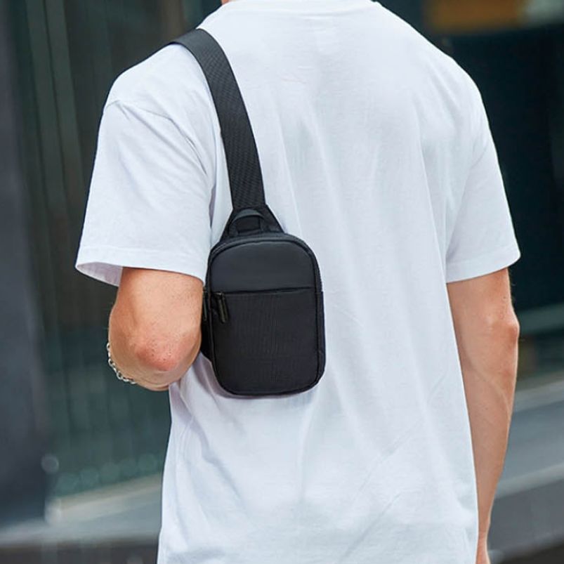 체스트백 미니 아웃도어 스타일에도 잘 어울리는 외출가방