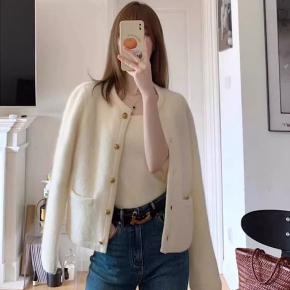 소프트 내추럴 골드버튼 노카라 가디건