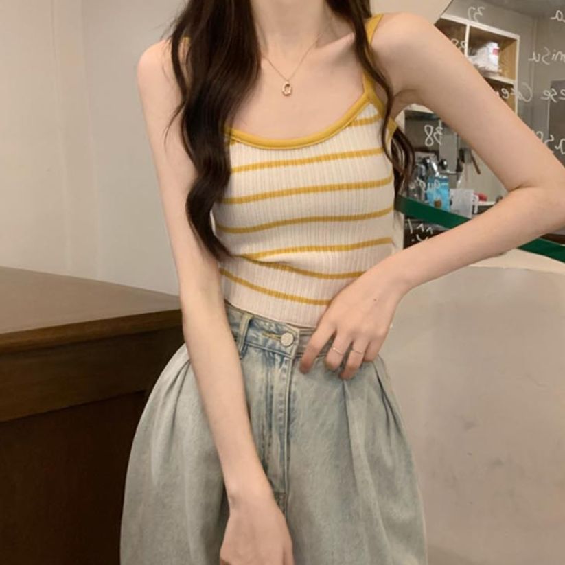 나시 줄무늬 어깨 라인을 여리하게 연출해 주는 단가라 민소매