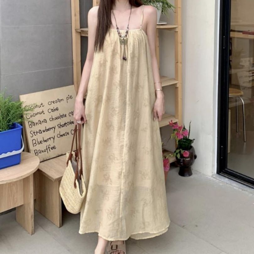 썸머 롱원피스 목선과 쇄골 라인을 강조해 주는 바캉스룩