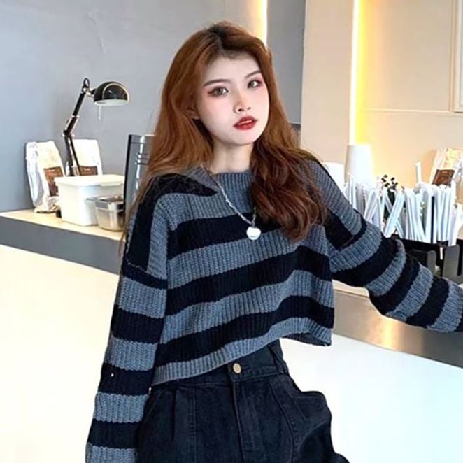 여성 스트라이프 러블리 크롭 니트 ATZ
