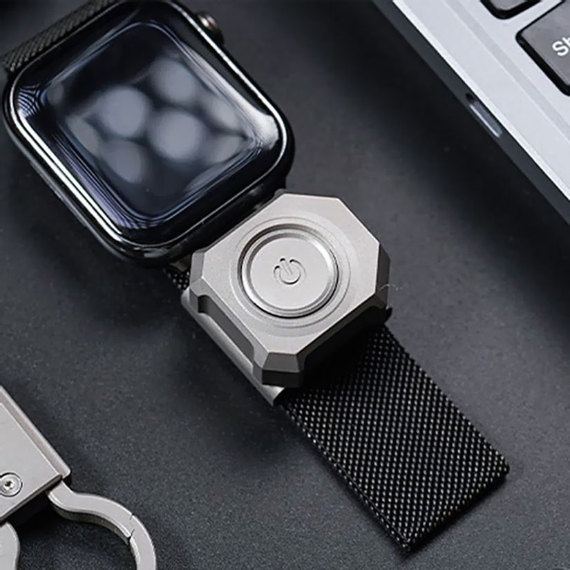 맥아미 300루멘 티타늄 와치밴드 랜턴 CPLU