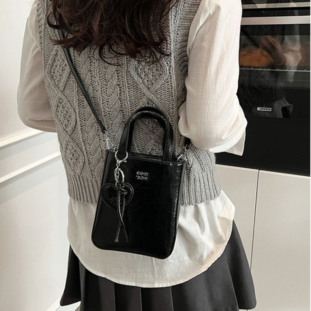 데일리 메탈릭 하트참 미니 크로스백