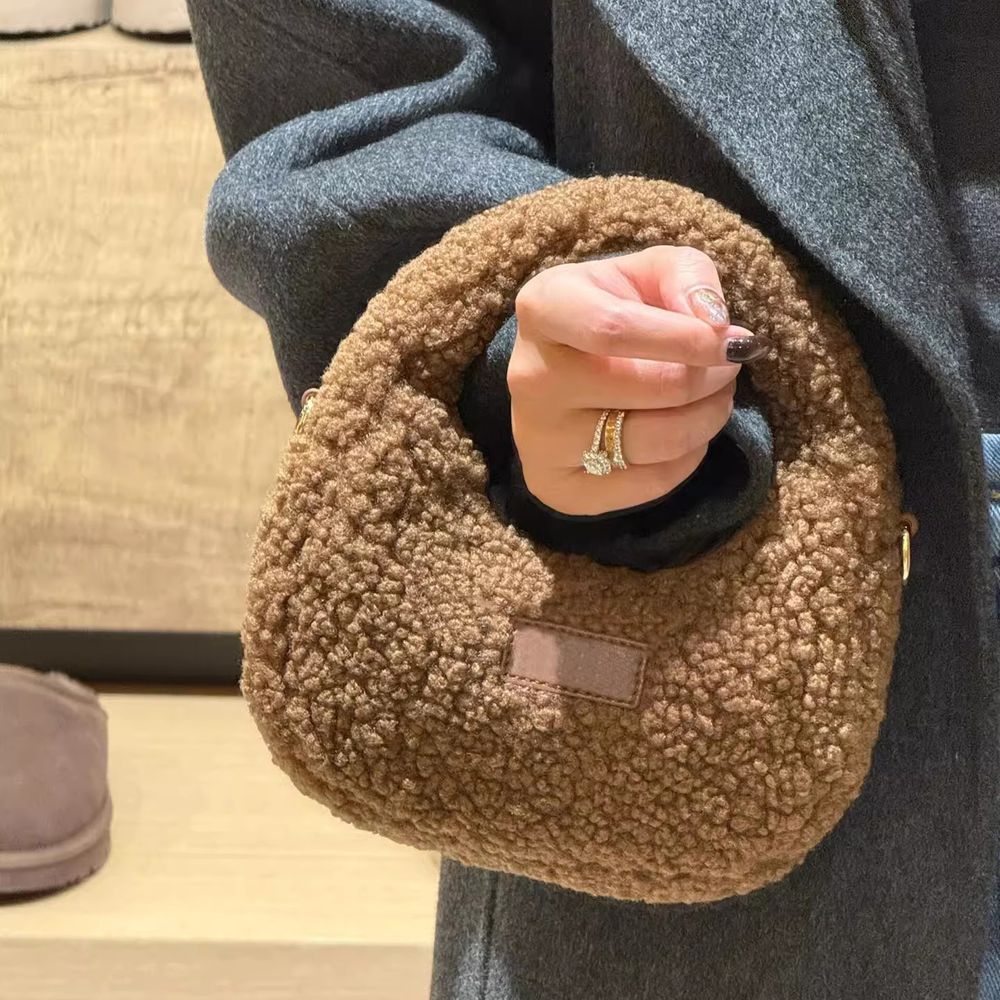 뽀글이 겨울 퍼 데일리 미니 호보백