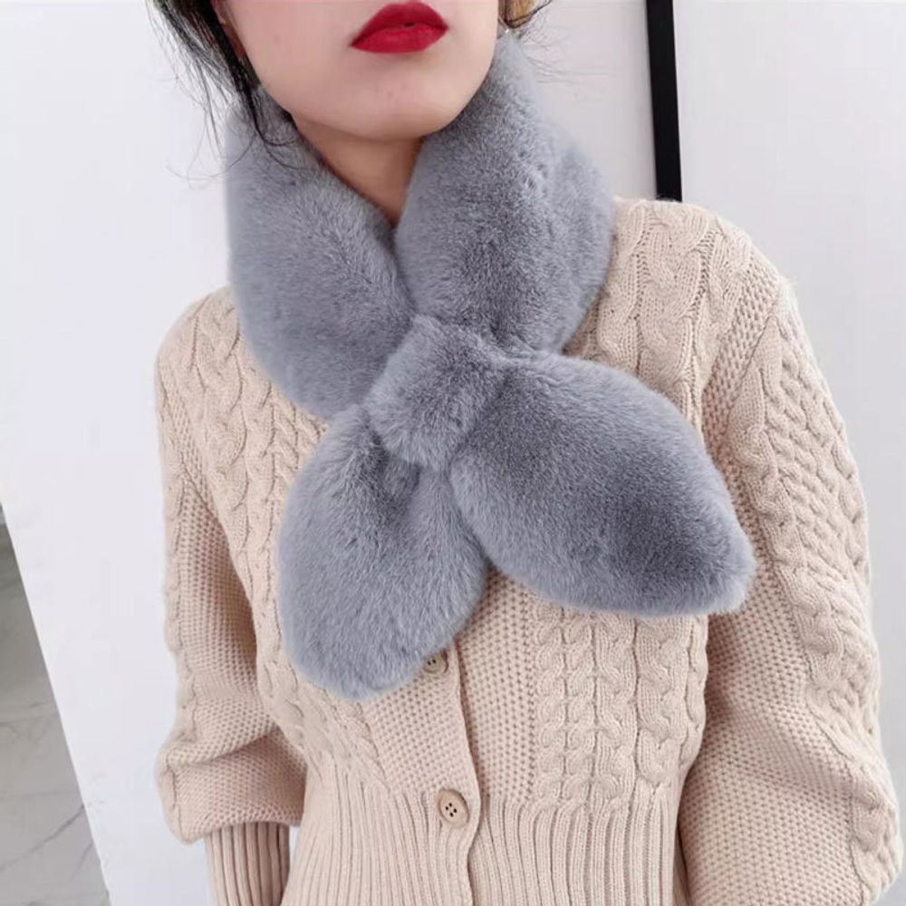 소프트 포근 퍼 크로스 넥 머플러